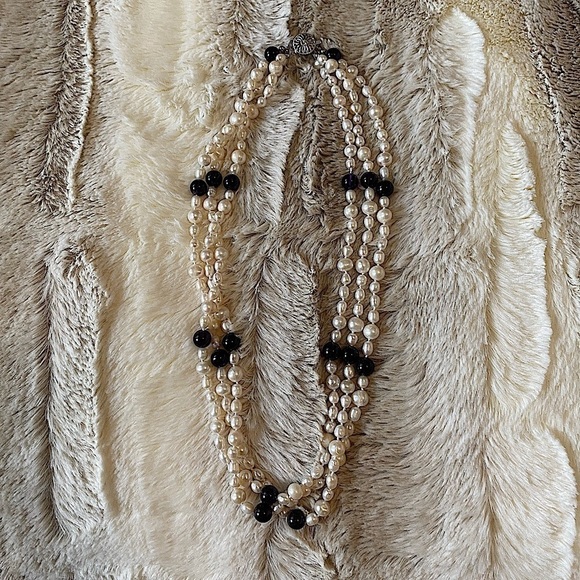 Triple strand cultured pearl & lapis necklace 20” classic old money timeless - Picture 7 of 13